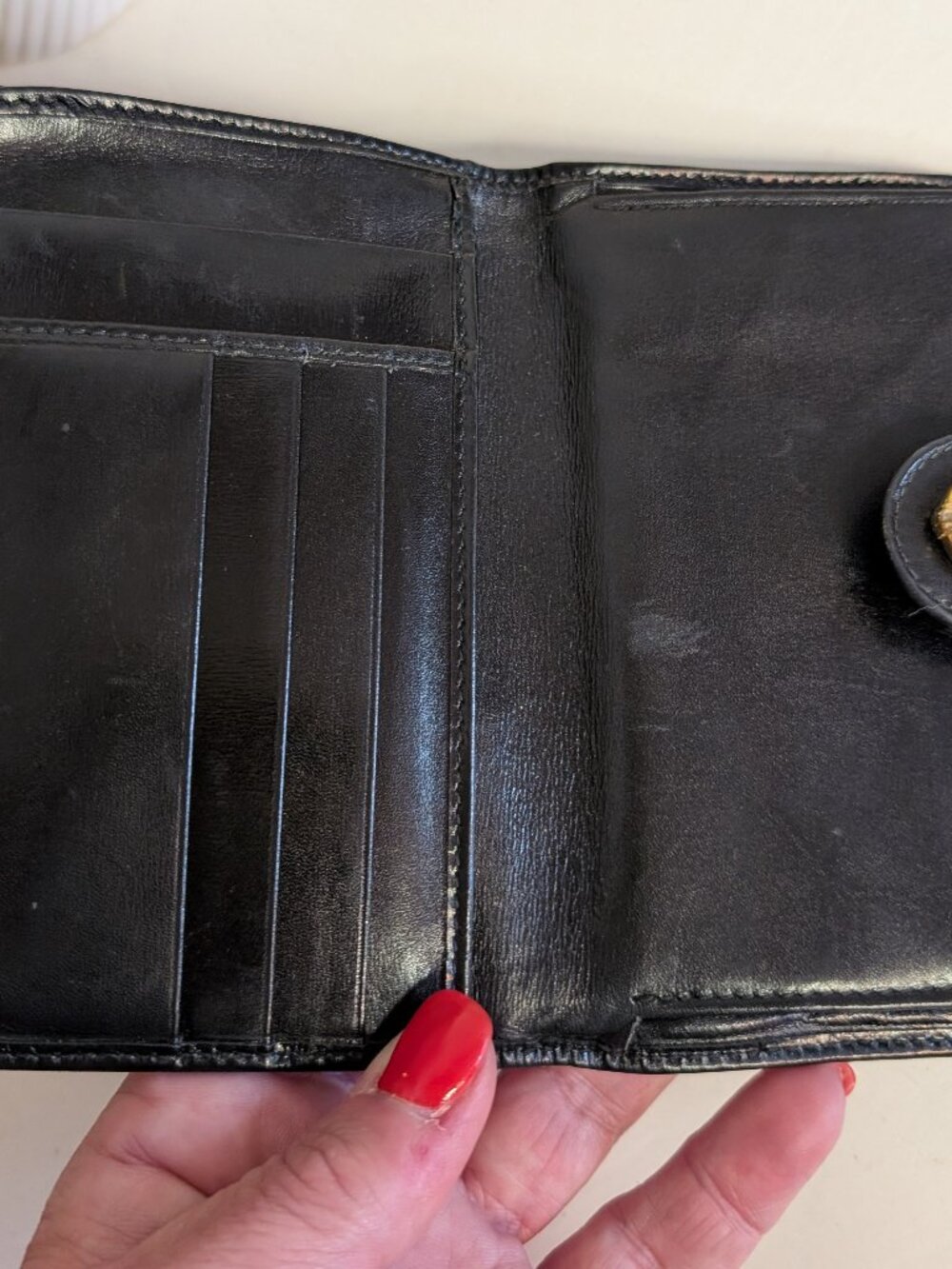 Gucci Vintage Black Calfskin Leather Compact Kiss lock Wallet - EUC! - Picture 8 of 12